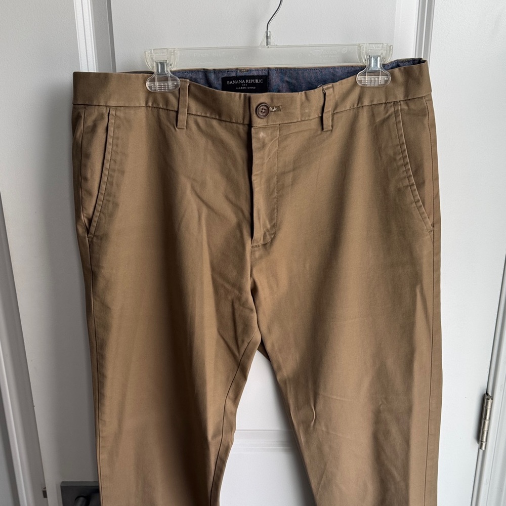 Banana Republic Men's Khaki Chinos